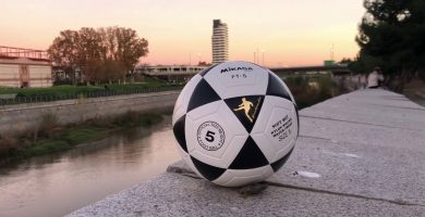 Bal&oacute;n de f&uacute;tbol en oferta Black Friday